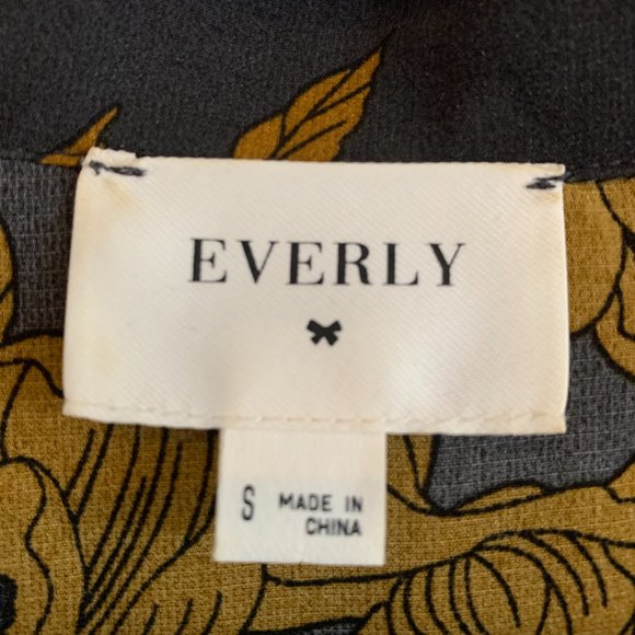 Everly Long Sleeve, Button-Up Printed Shirt - Picture 5 of 5